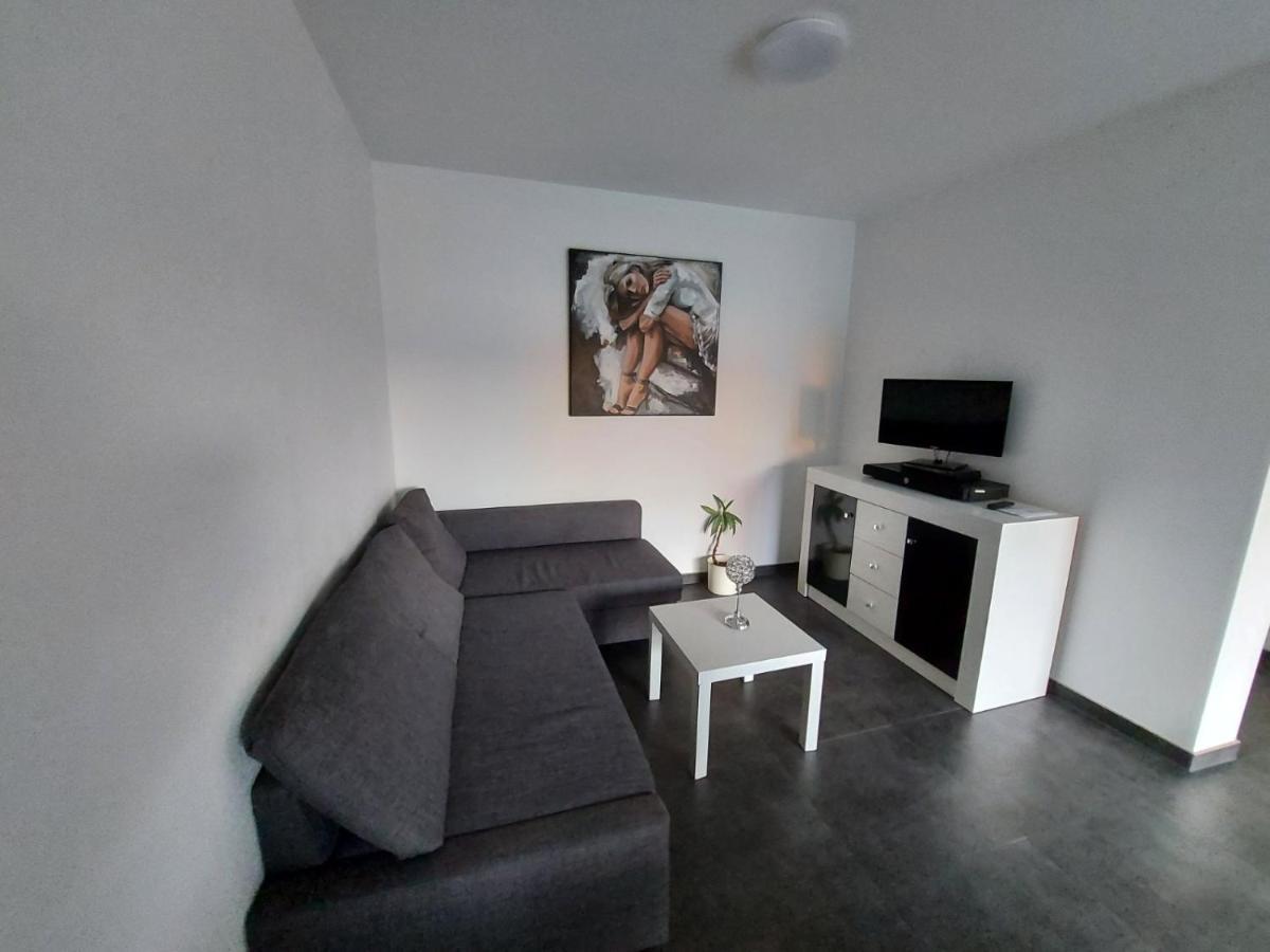 Several Different Rooms, Newly Furnished, In A New House In Vichten Exterior foto